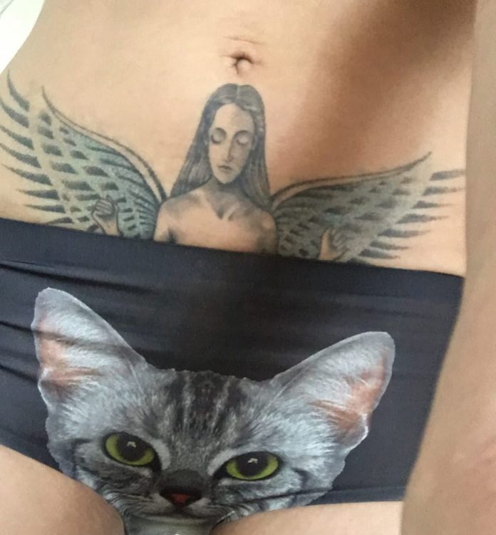 Asia Argento nuda